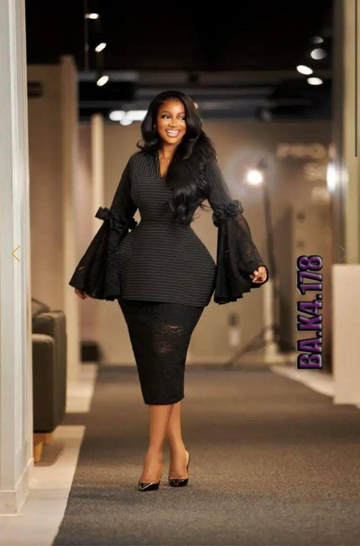 Luxury! Luxury! Work wear. Extremely beautiful, Available in size 50